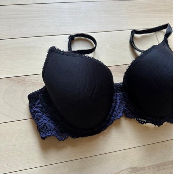 Barely worn La Vie en Rose bra in navy and black lace. - Picture 3 of 7